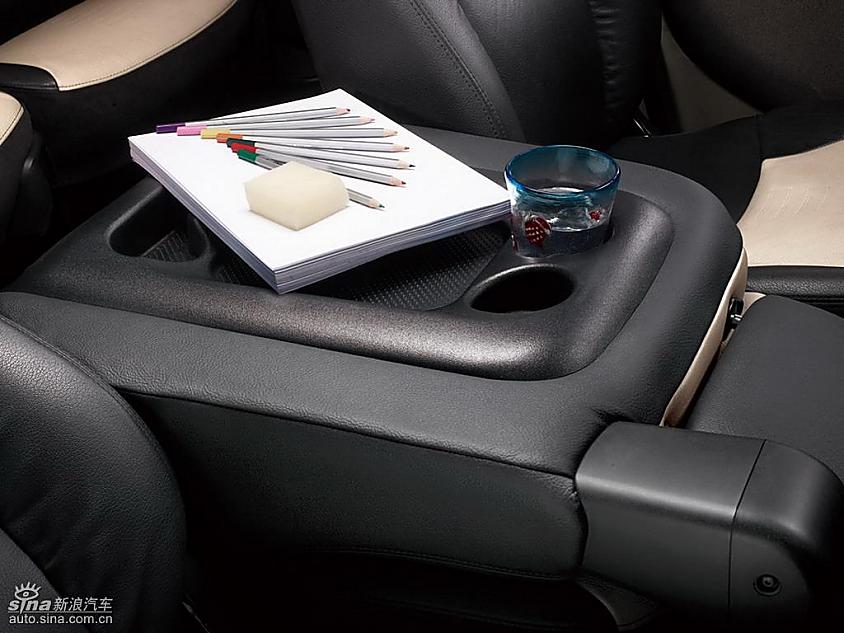 众泰梦迪博朗内饰资料图