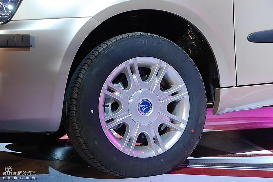 众泰梦迪博朗现场亮相