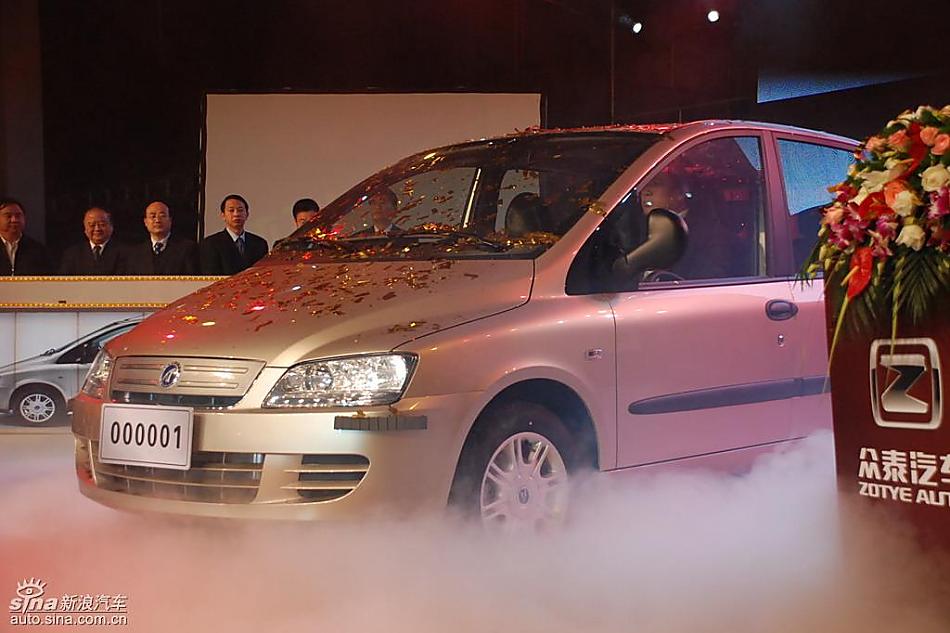 众泰梦迪博朗现场亮相