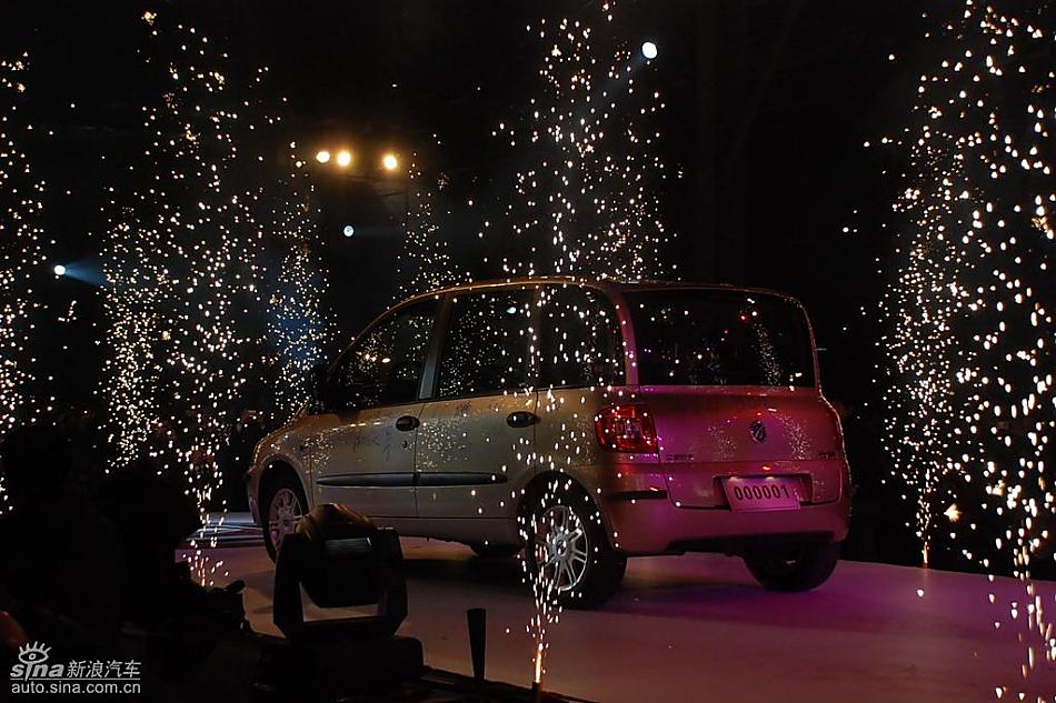 众泰梦迪博朗现场亮相