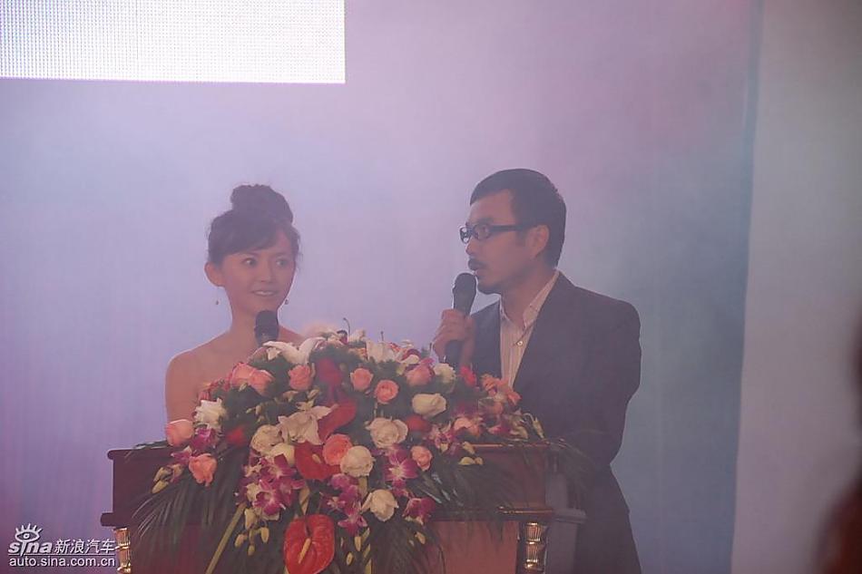 现场主持人汪涵