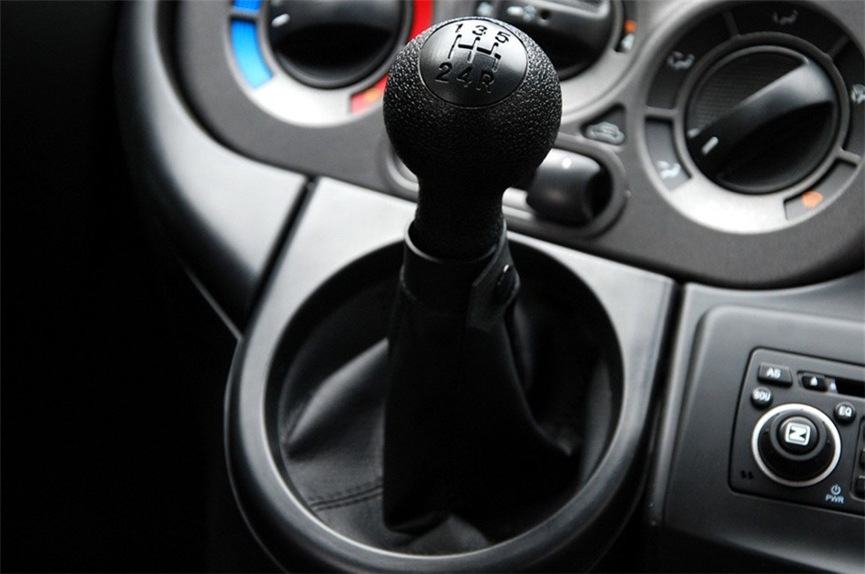 2010款朗悦6座手动基本型