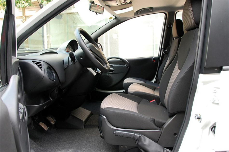 2010款朗悦6座手动基本型