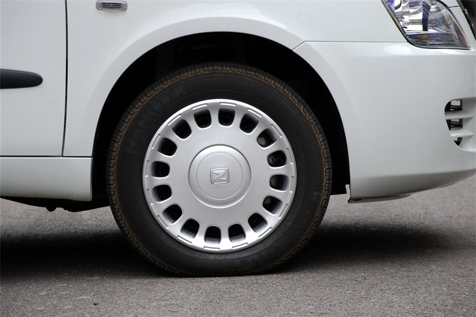 2010款朗悦6座手动基本型