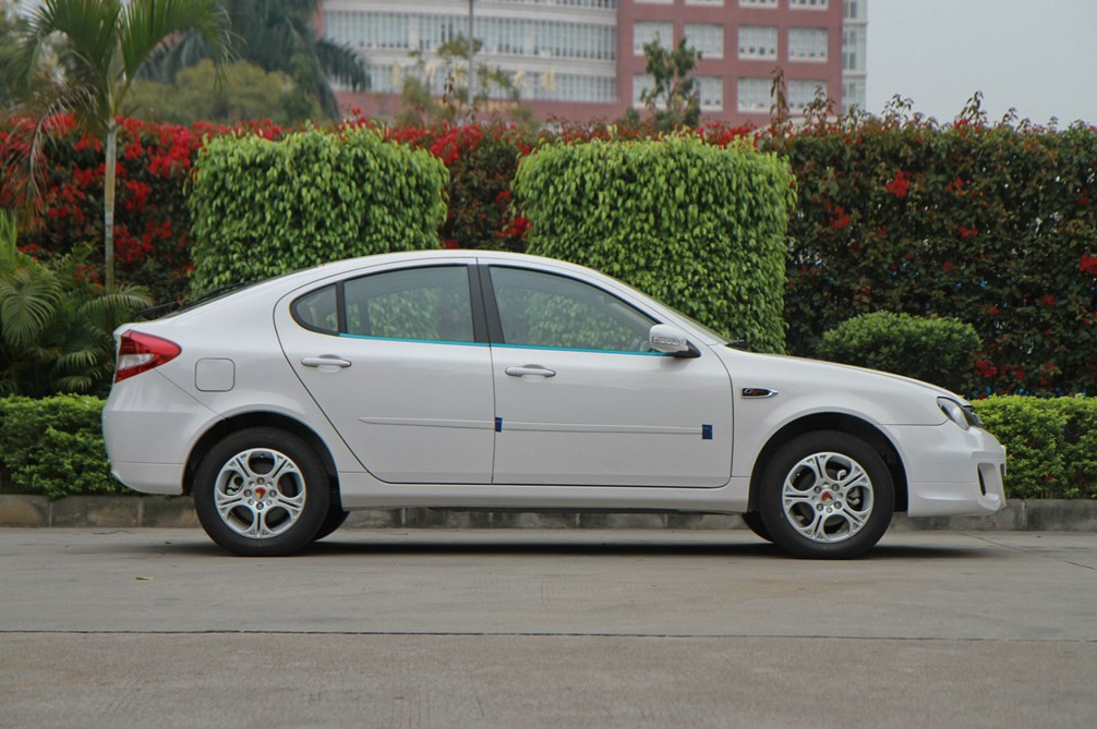 2013款莲花L3三厢 1.6L 手动精致型