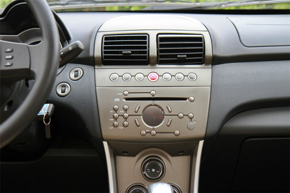 2013款莲花L3三厢 1.6L 手动精致型