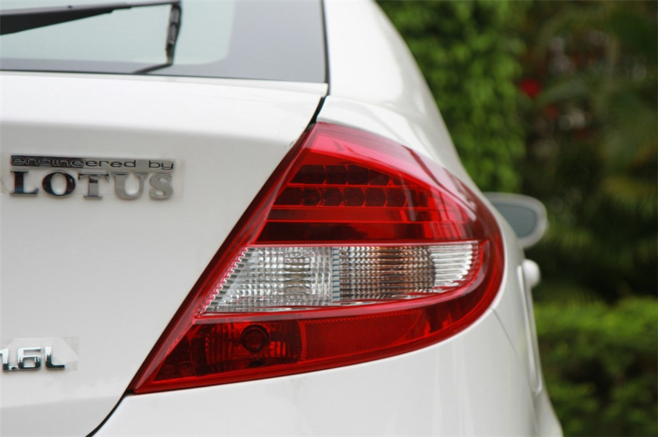 2013款莲花L3三厢 1.6L 手动精致型