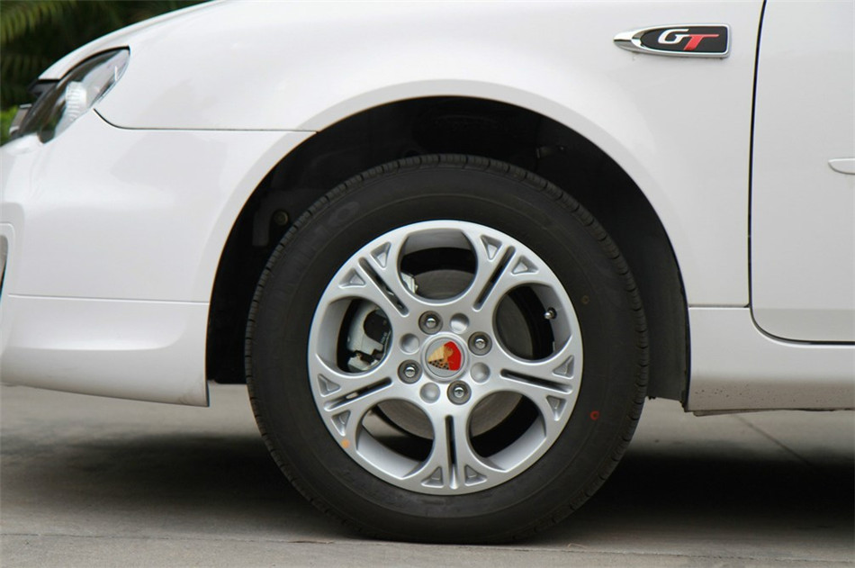 2013款莲花L3三厢 1.6L 手动精致型