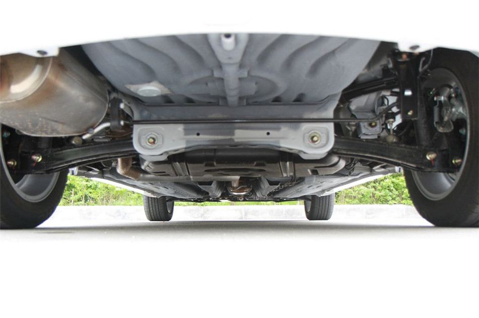 2013款莲花L3三厢 1.6L 手动精致型