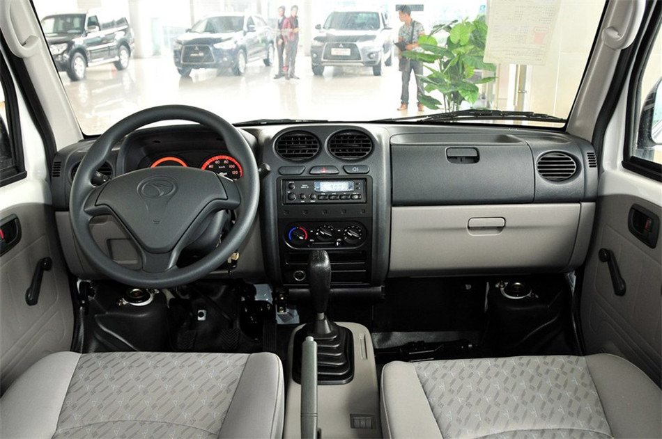 2011款 1.3L MT 舒适型(柳机引擎） 内饰