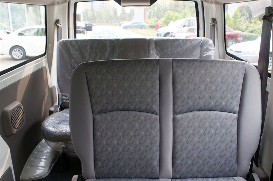 2011款 1.3L MT 舒适型(柳机引擎） 座椅空间