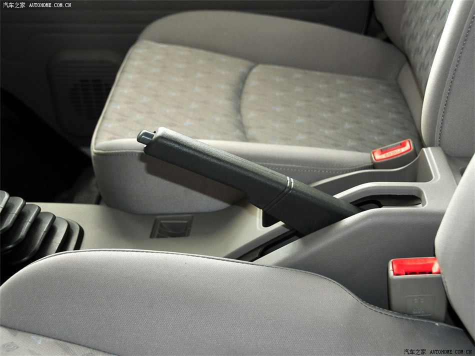 2011款 1.3L MT 舒适型(柳机引擎） 座椅空间