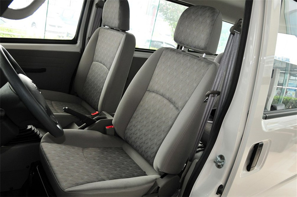 2011款 1.3L MT 舒适型(柳机引擎） 座椅空间