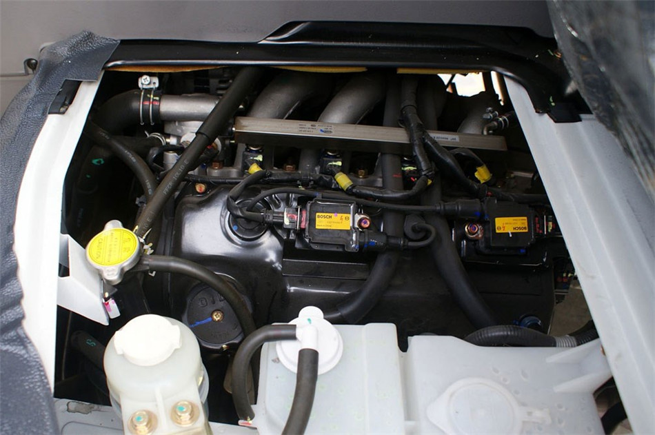 2011款 1.3L MT 舒适型(柳机引擎） 引擎底盘