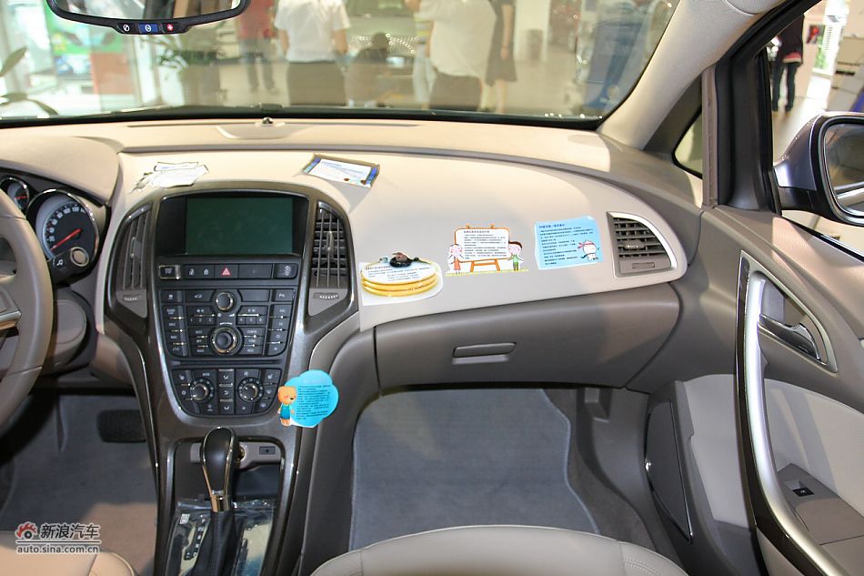 英朗GT内饰