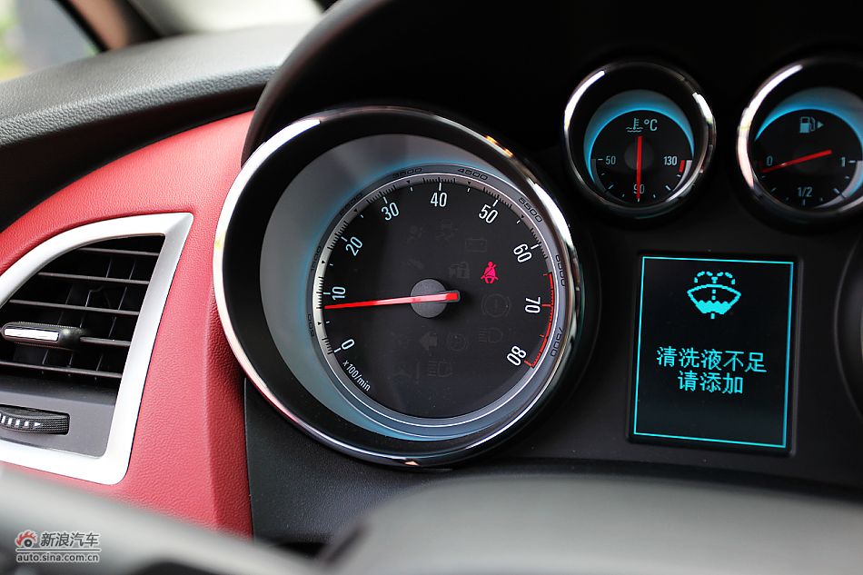 英朗GT1.6T新锐运动版内饰图片