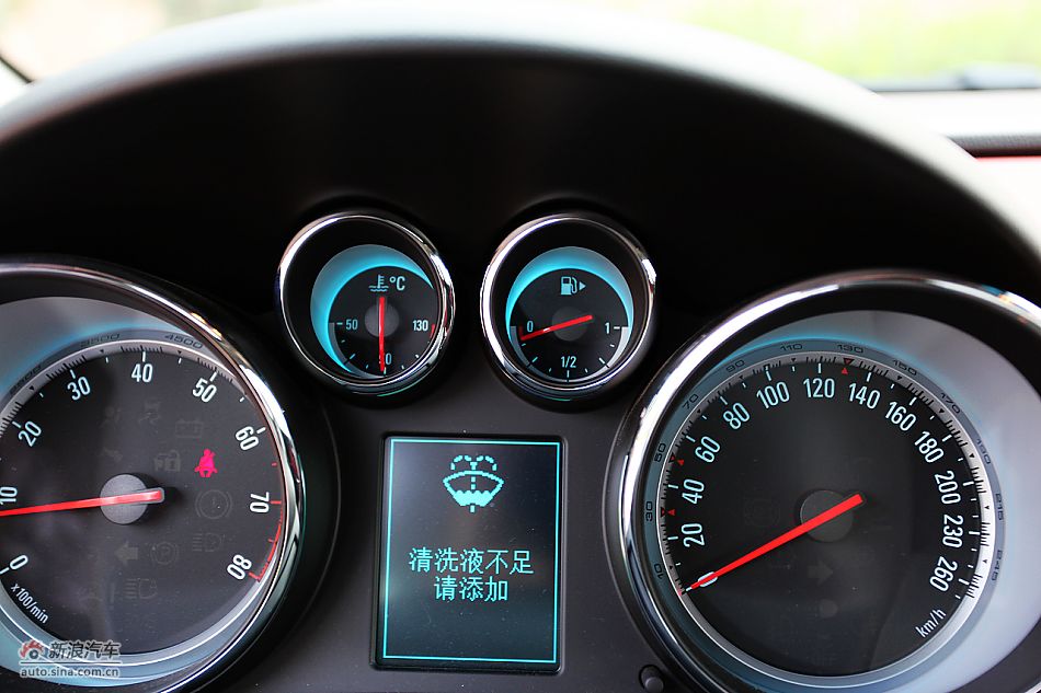 英朗GT1.6T新锐运动版内饰图片