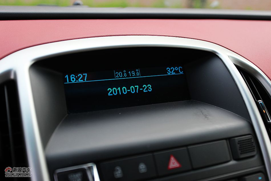 英朗GT1.6T新锐运动版内饰图片