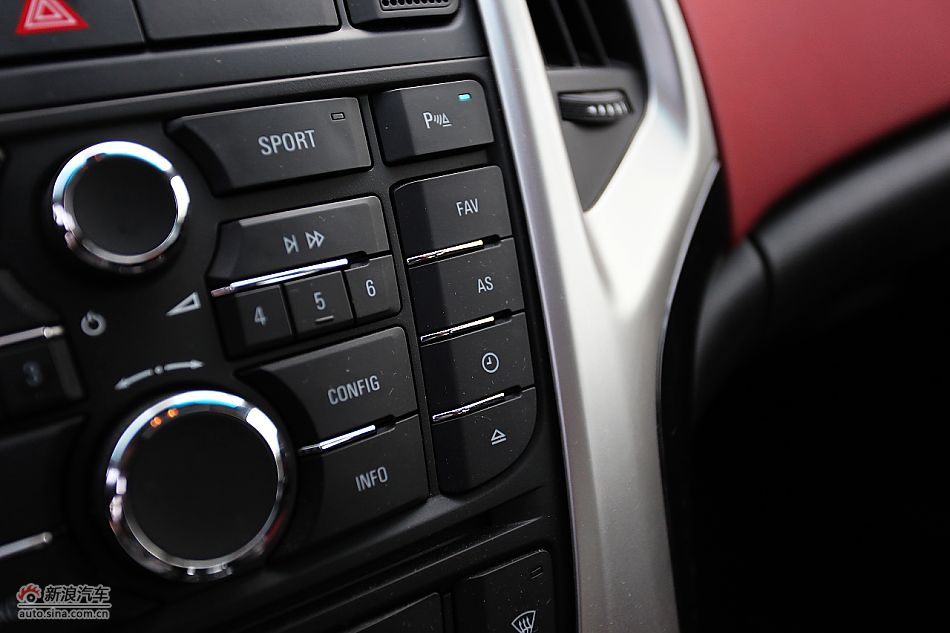 英朗GT1.6T新锐运动版内饰图片