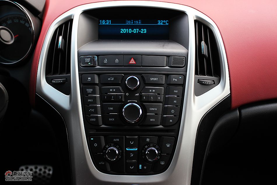 英朗GT1.6T新锐运动版内饰图片