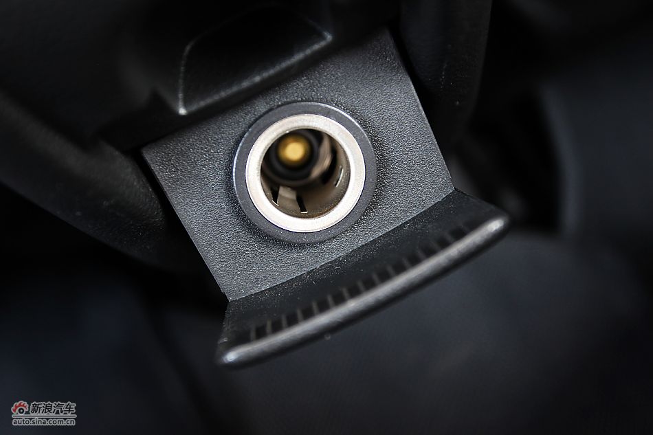 英朗GT1.6T新锐运动版内饰图片