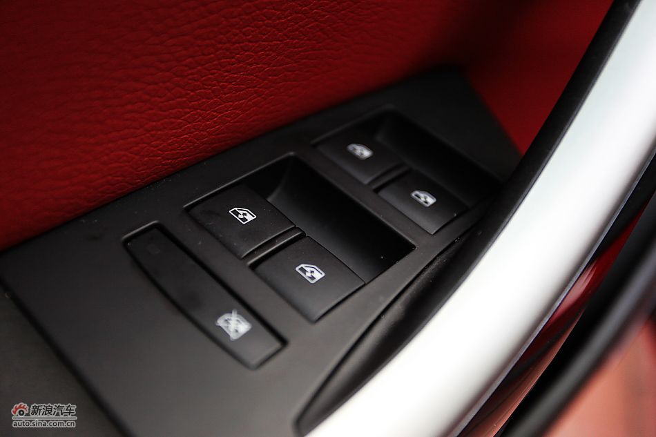 英朗GT1.6T新锐运动版内饰图片