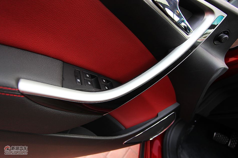 英朗GT1.6T新锐运动版内饰图片