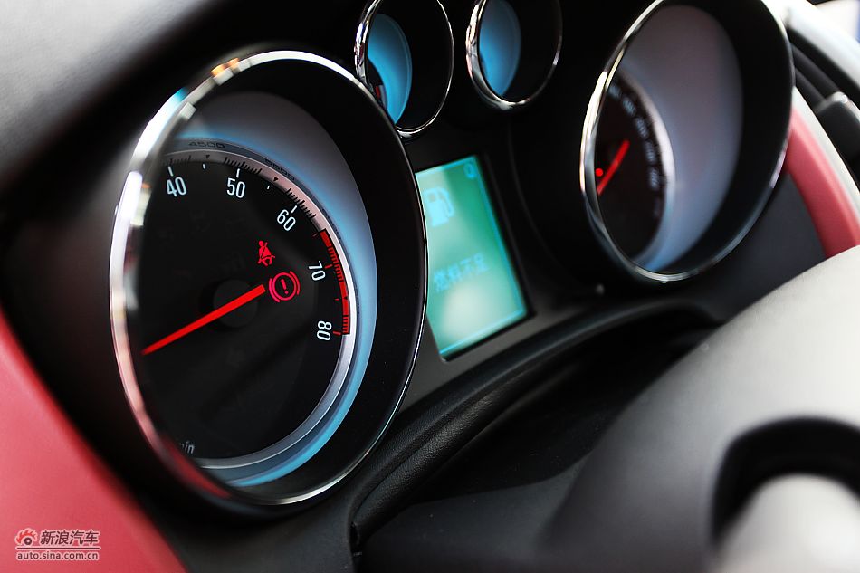 英朗GT1.6T新锐运动版内饰图片