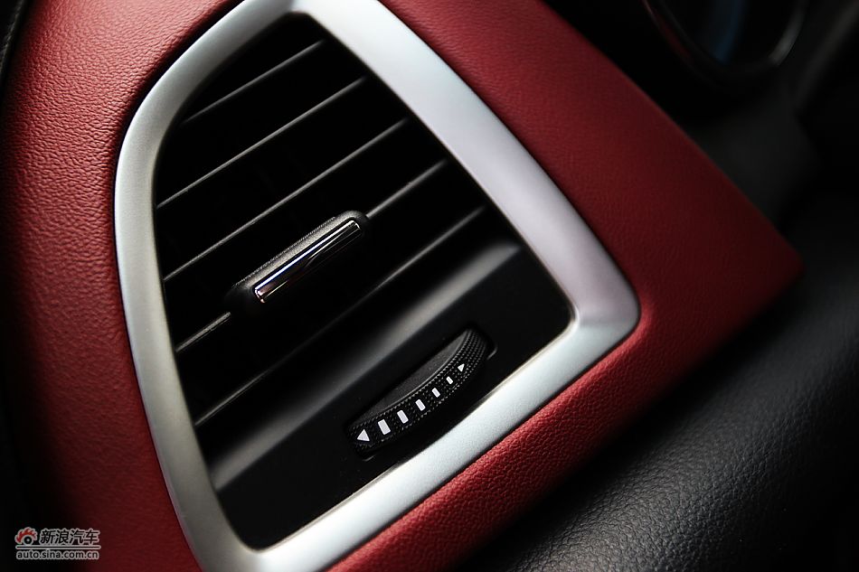 英朗GT1.6T新锐运动版内饰图片
