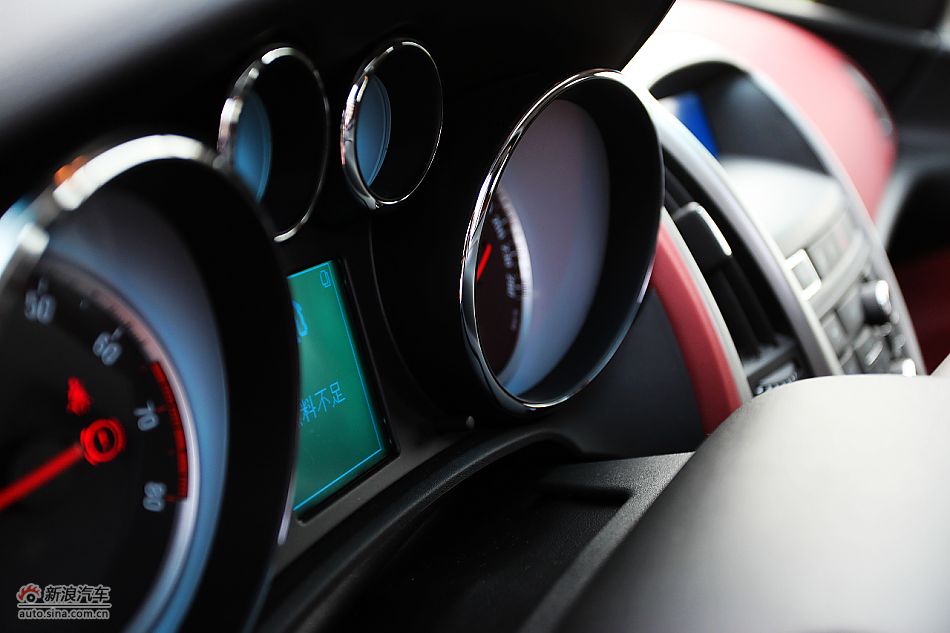 英朗GT1.6T新锐运动版内饰图片
