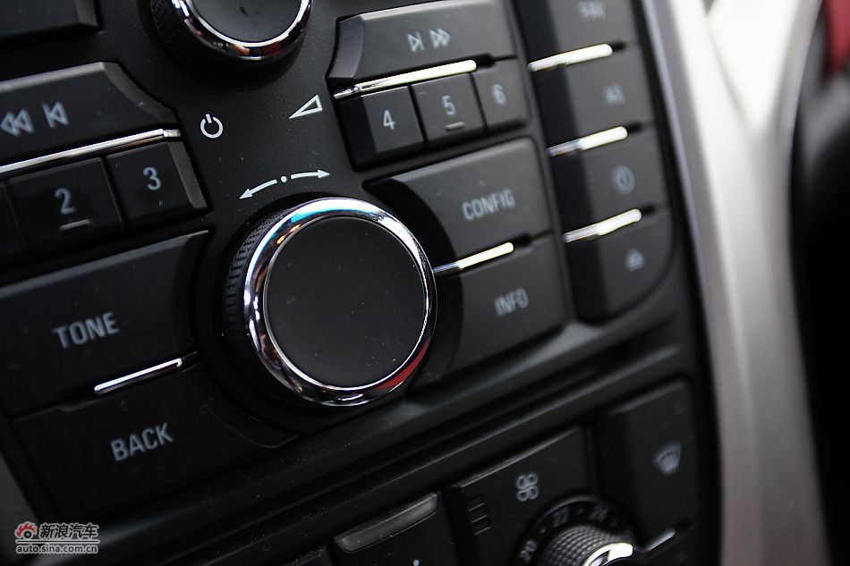 英朗GT1.6T新锐运动版内饰图片