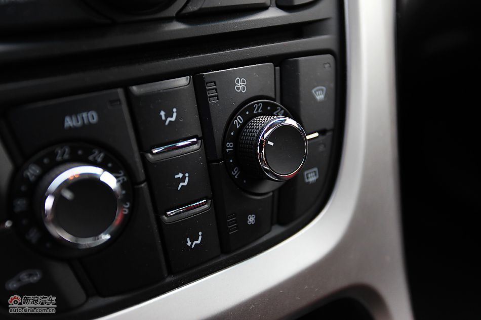 英朗GT1.6T新锐运动版内饰图片