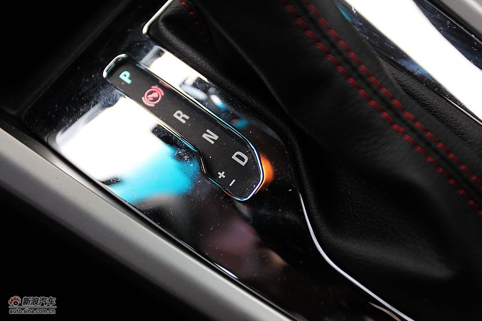 英朗GT1.6T新锐运动版内饰图片