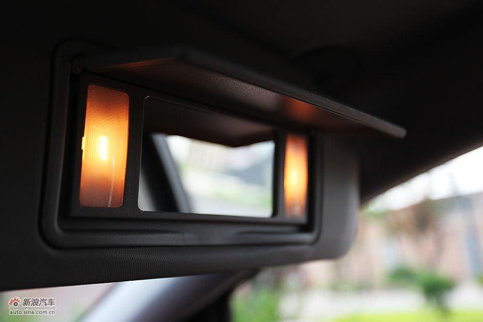 英朗GT1.6T新锐运动版内饰图片