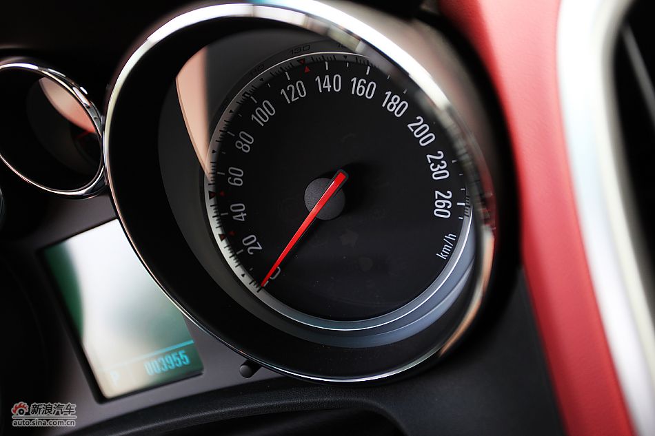 英朗GT1.6T新锐运动版内饰图片