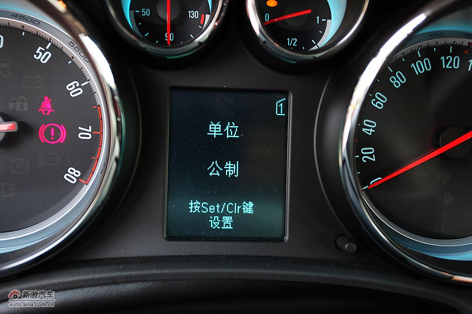 英朗GT1.6T新锐运动版内饰图片