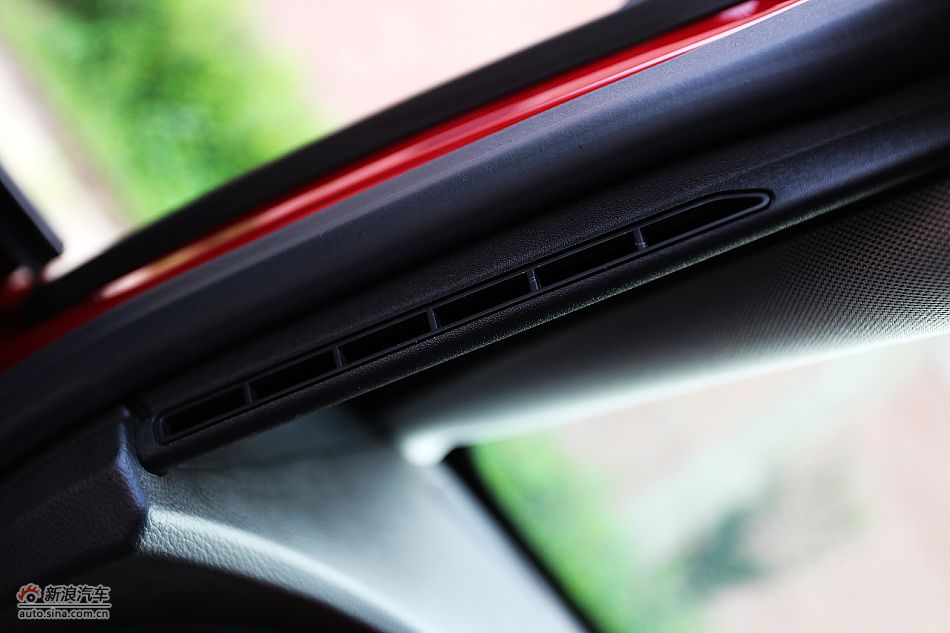 英朗GT1.6T新锐运动版内饰图片