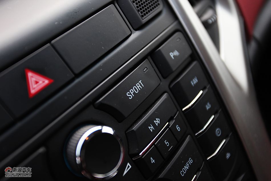 英朗GT1.6T新锐运动版内饰图片