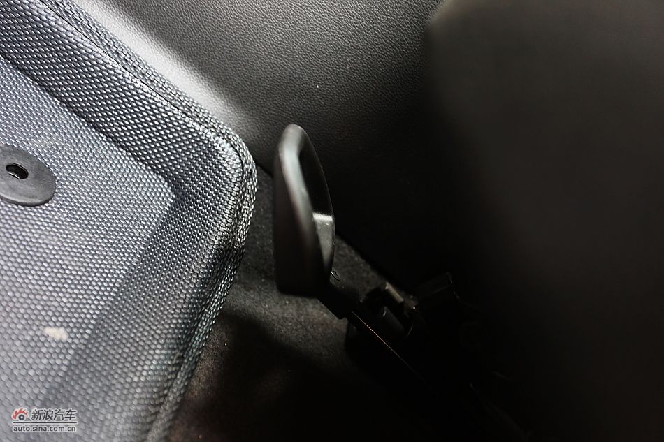 英朗GT1.6T新锐运动版内饰图片