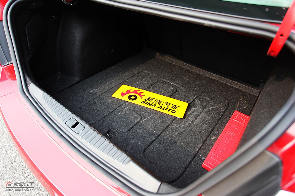 英朗GT1.6T新锐运动版外观细节图片