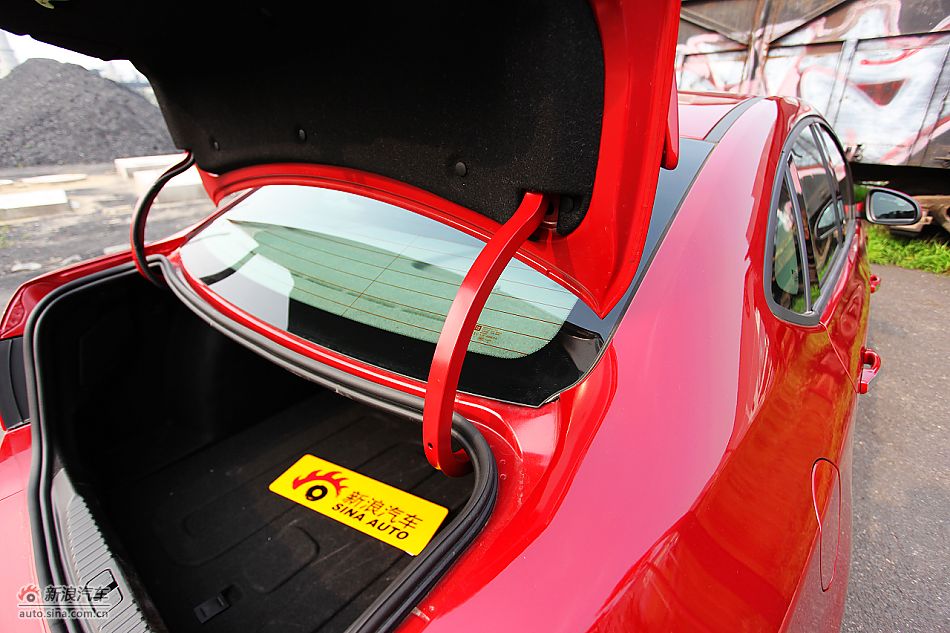 英朗GT1.6T新锐运动版外观细节图片