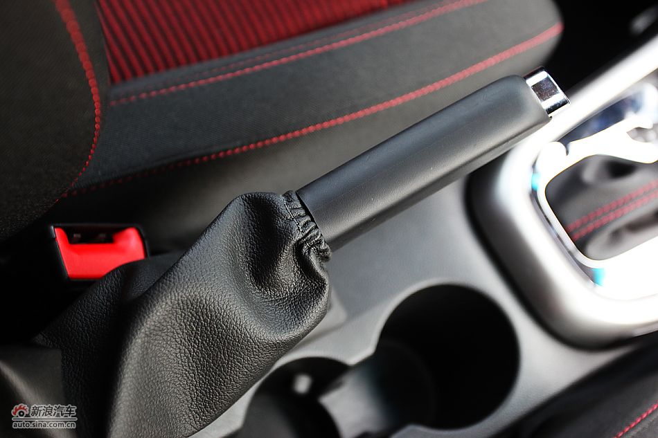 英朗GT1.6T新锐运动版内饰图片