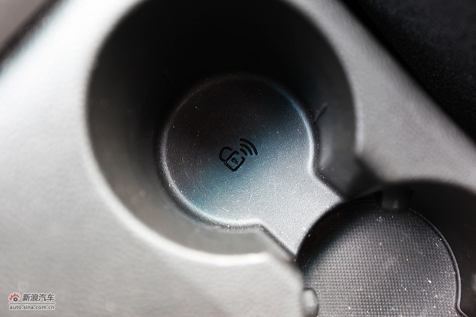 英朗GT1.6T新锐运动版内饰图片