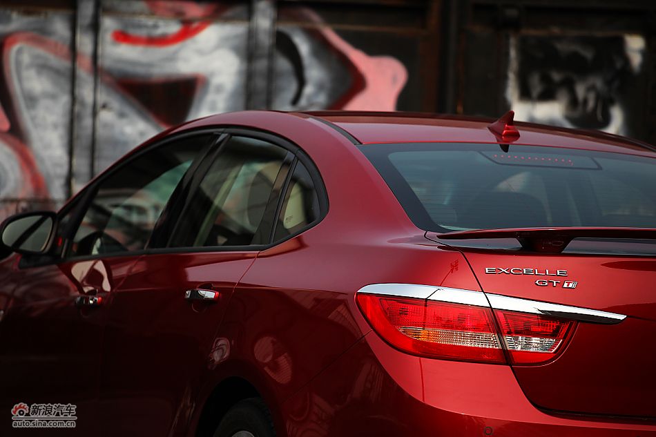 英朗GT1.6T新锐运动版外观图片