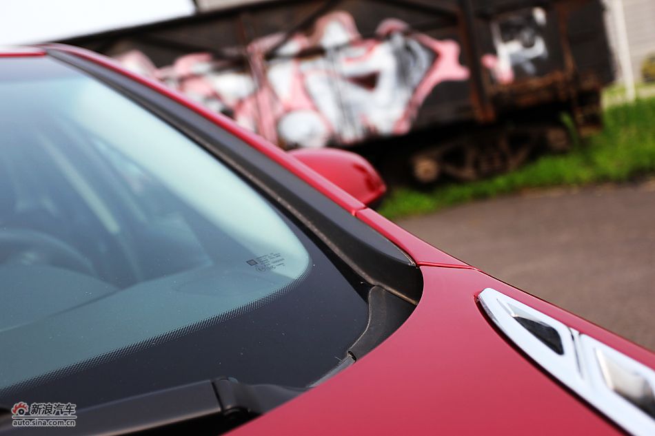 英朗GT1.6T新锐运动版外观细节图片