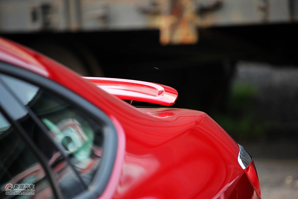 英朗GT1.6T新锐运动版外观细节图片