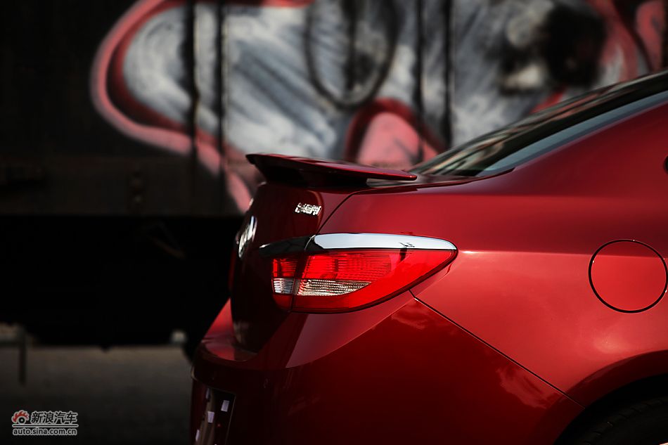 英朗GT1.6T新锐运动版外观细节图片