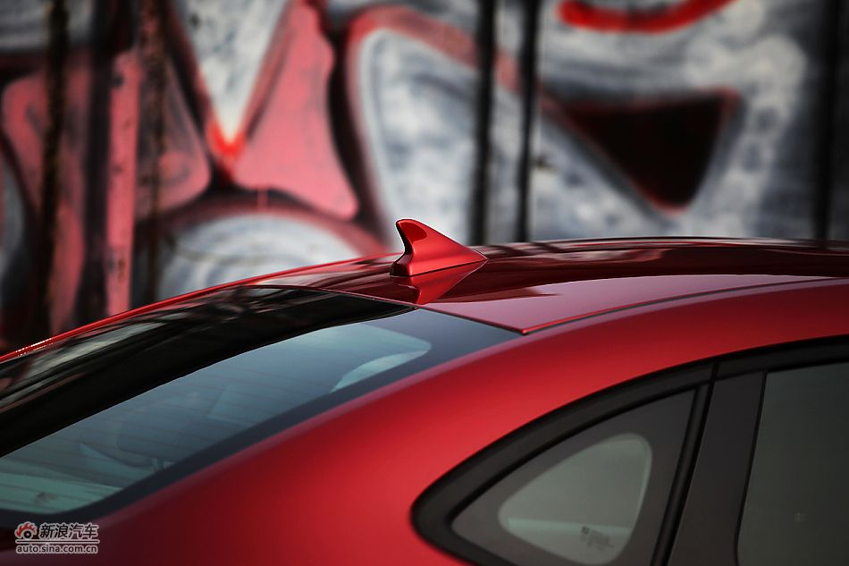 英朗GT1.6T新锐运动版外观细节图片