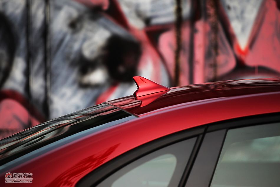 英朗GT1.6T新锐运动版外观细节图片