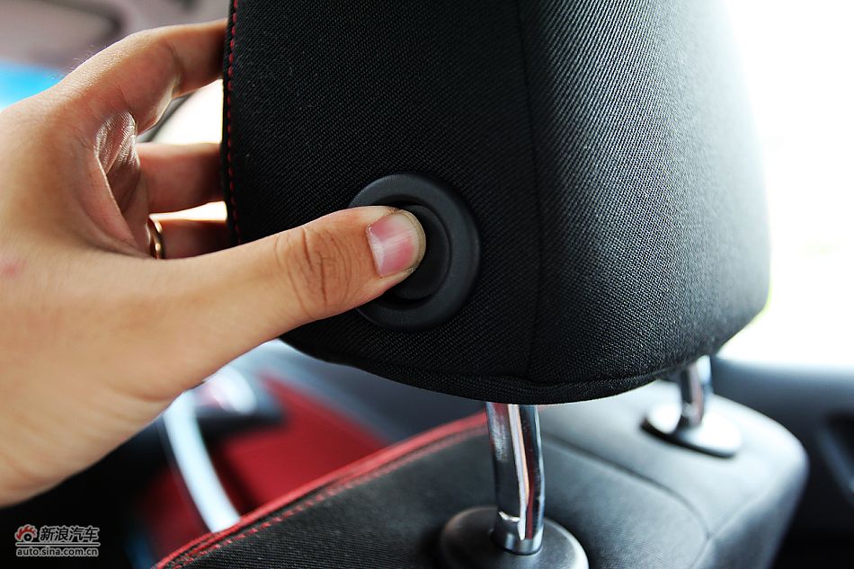 英朗GT1.6T新锐运动版内饰图片